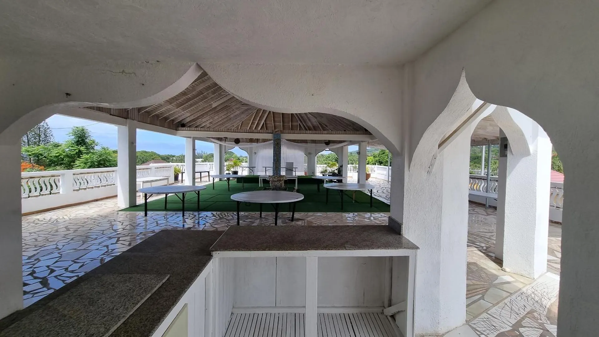 Little Savoy Guest House New Runaway Bay Apartmán