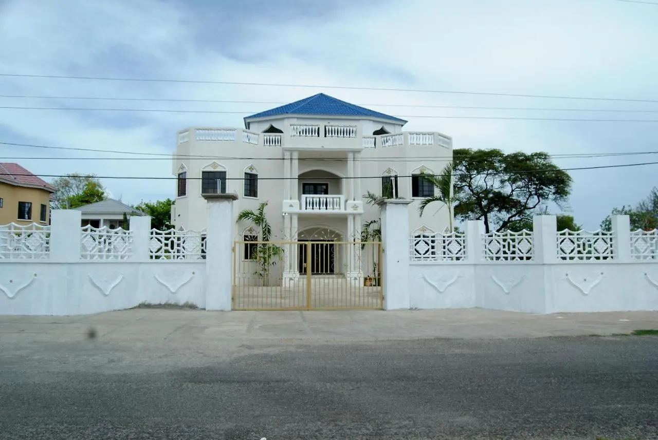 Little Savoy Guest House New Runaway Bay Appartement