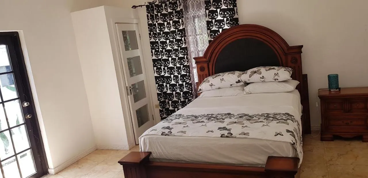 Appartement Little Savoy Guest House New Runaway Bay