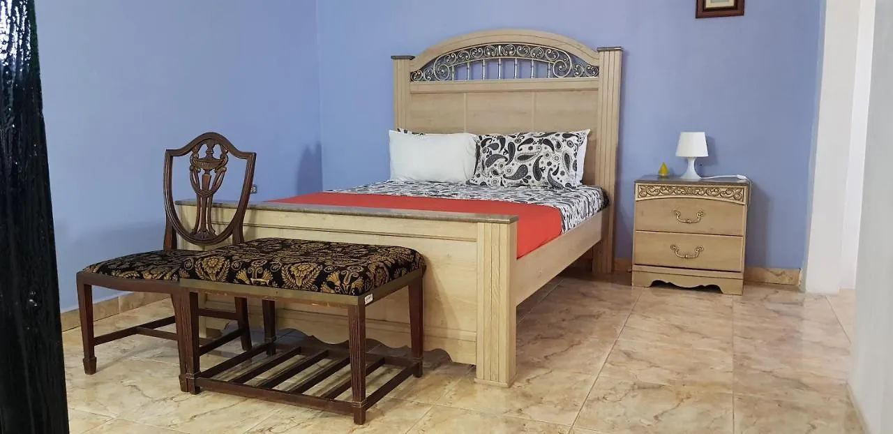 Little Savoy Guest House New Runaway Bay